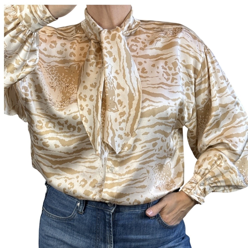 Escada Vintage Leopard Tiger Print Cream Silk Blouse Top Size 36/6 Long Sleeve